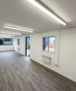 Conteneur aménagé 32 x 10 pieds | Espace ouvert | Bureau
